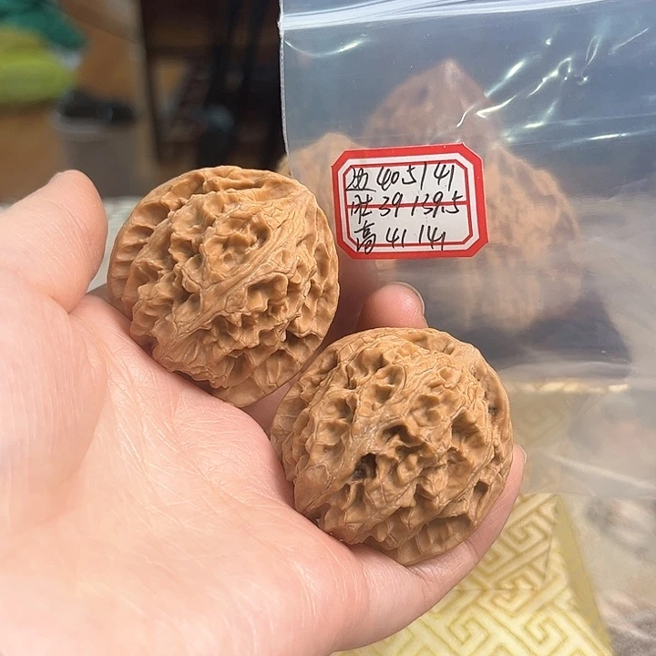 文玩核桃把件苹果园