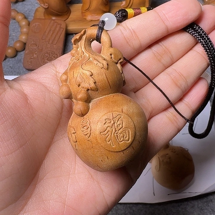 檀香木手串/手链老山檀香雕刻福字大葫芦