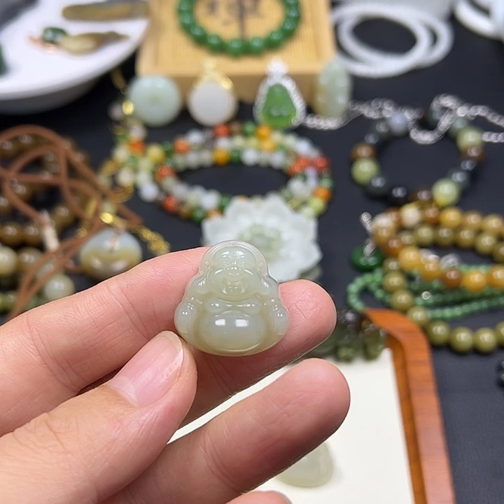 和田玉未镶嵌颈饰