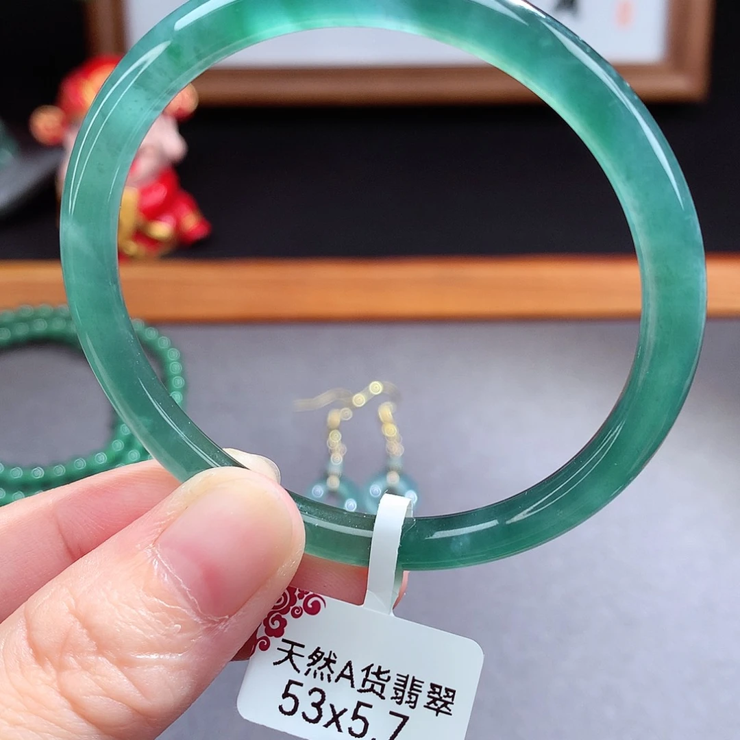 翡翠手镯（圆镯）未镶嵌