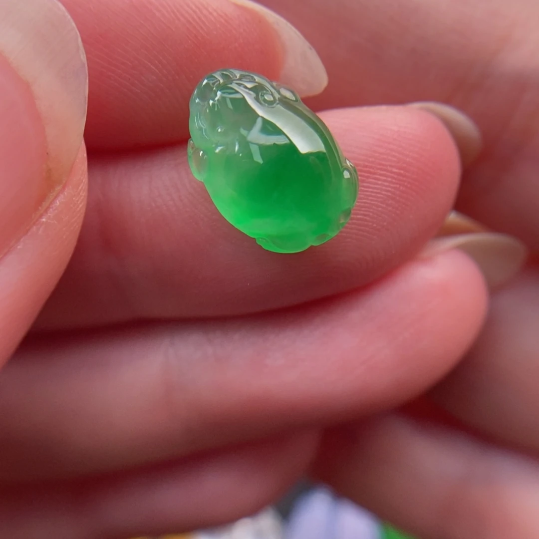 河***马定制翡翠未镶嵌翡翠