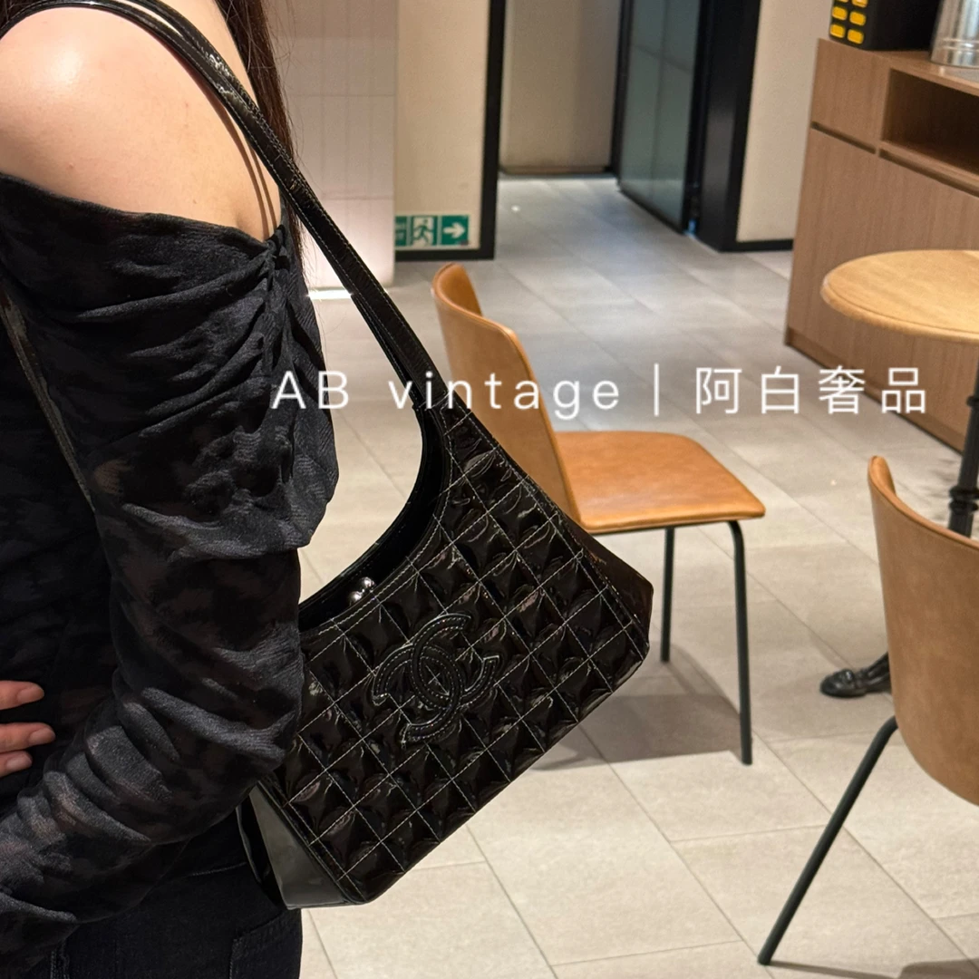 95新 Chanel/香奈儿 阿白奢品/香奈儿 漆皮冰格蛙口单肩包