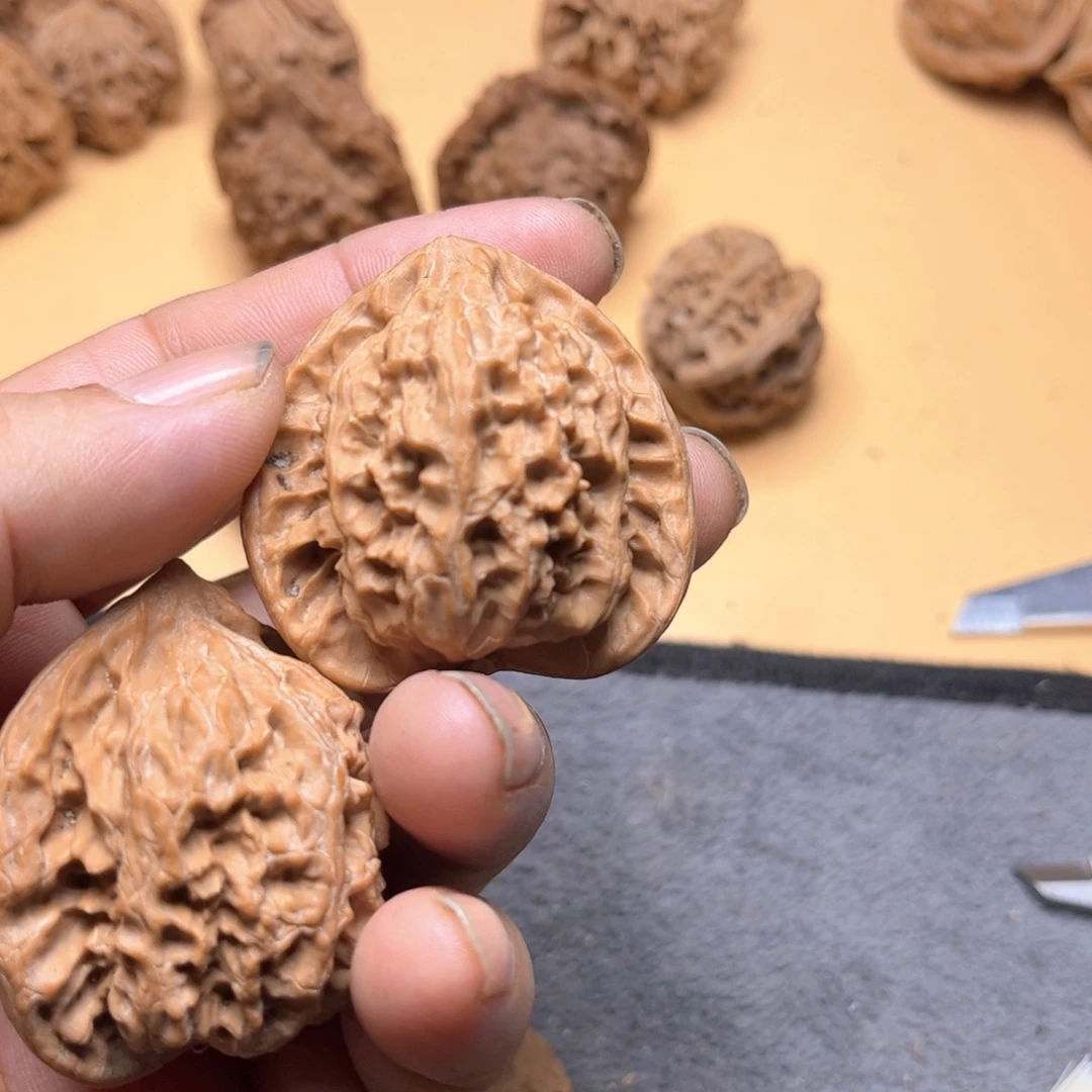 幸***明文玩核桃吊坠金三角