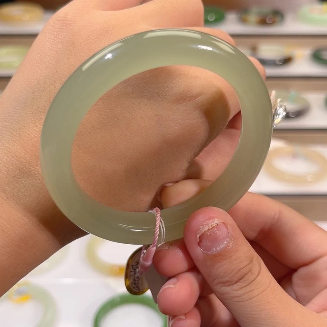 和田玉未镶嵌手镯冰绿晴