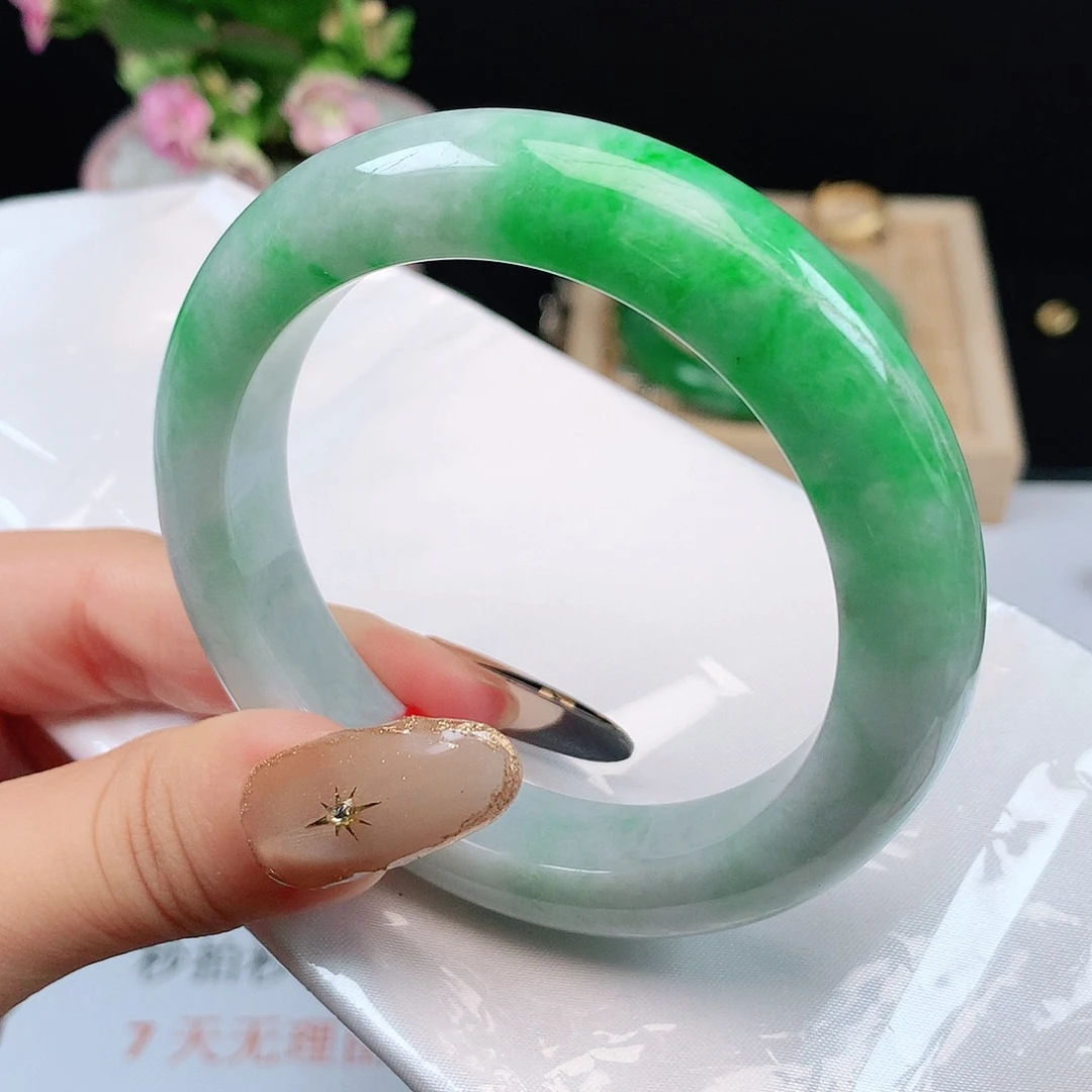 翡翠未镶嵌手镯636