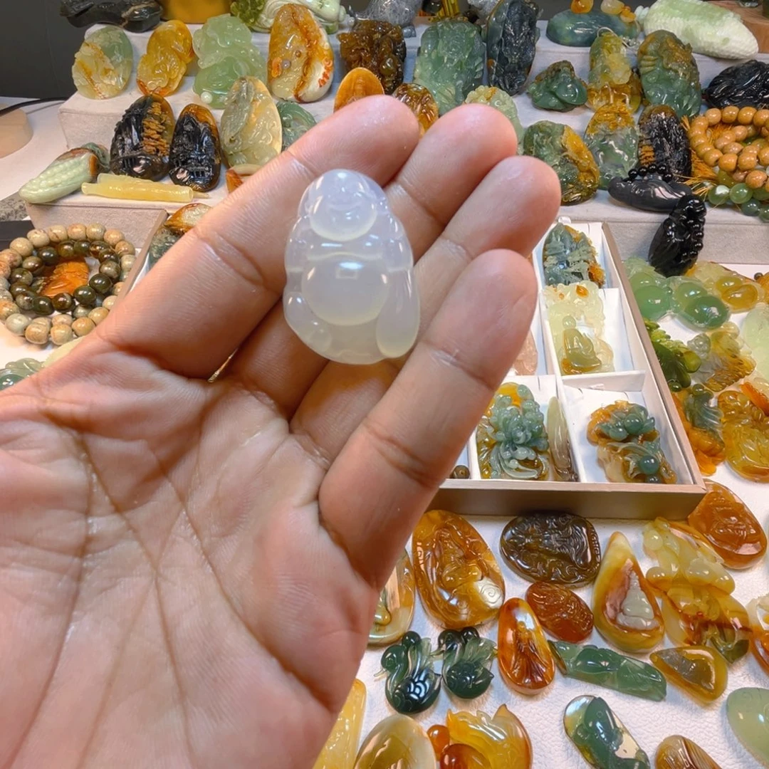 未镶嵌蛇纹石玉颈饰