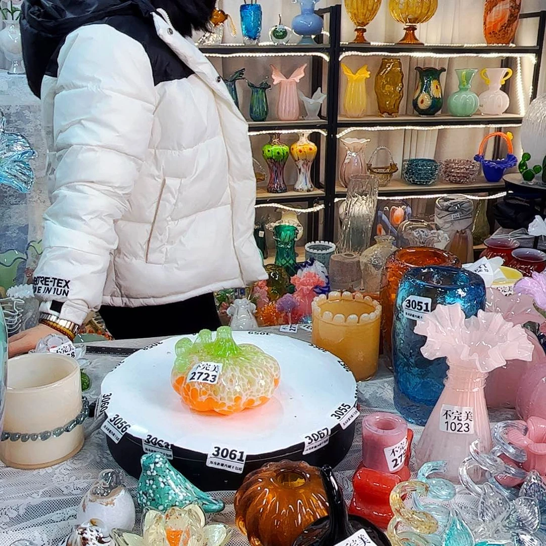 2723 家悦美居琉璃摆件不完美