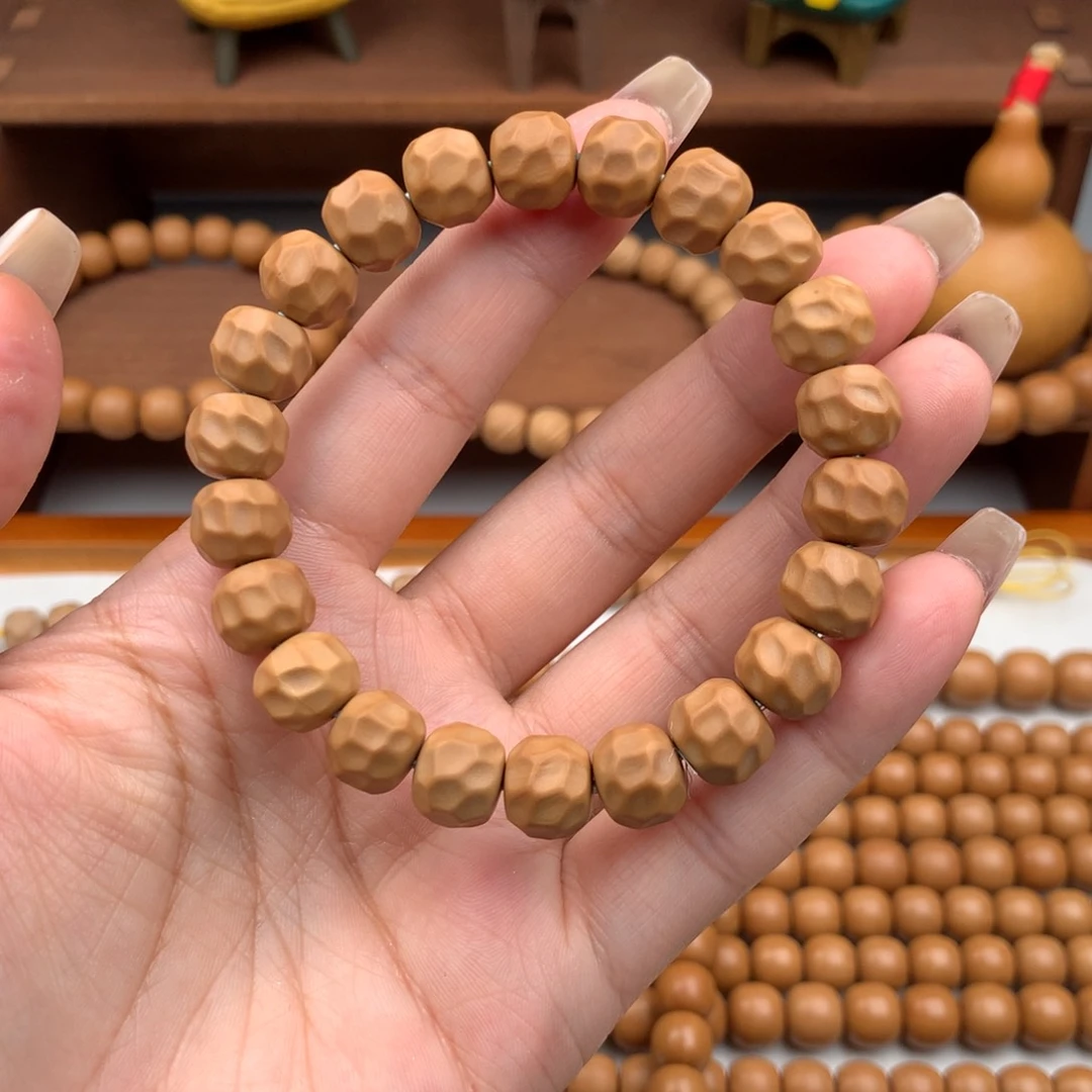 猴头核桃手串见****?微瑕奶酪