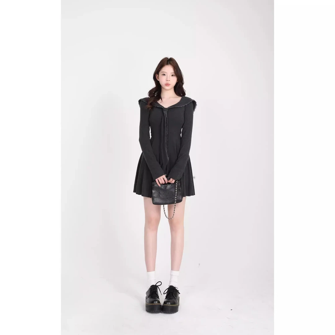 假日叙事设计感拼接修身显瘦海军领收腰遮肉针织长袖连衣裙W1939