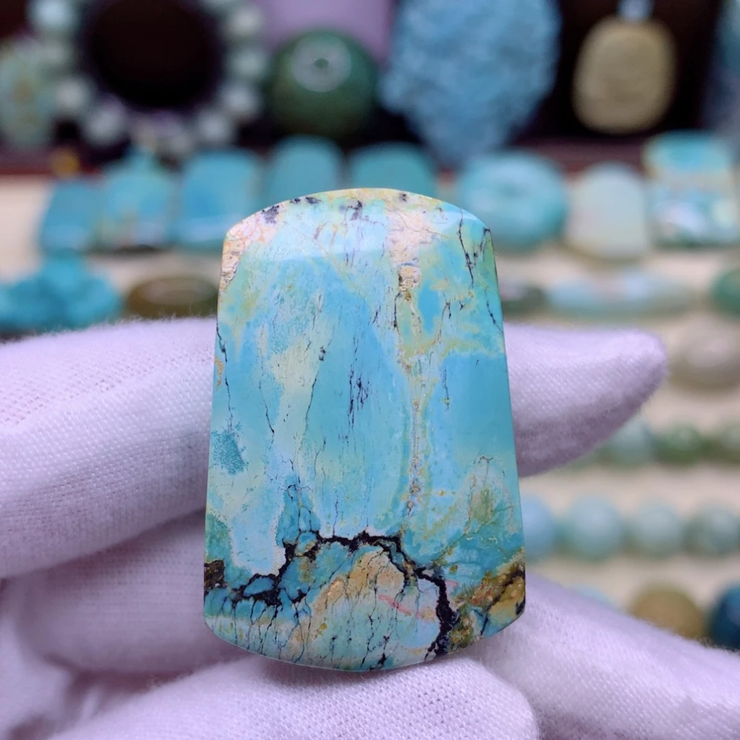 绿松石颈饰未镶嵌