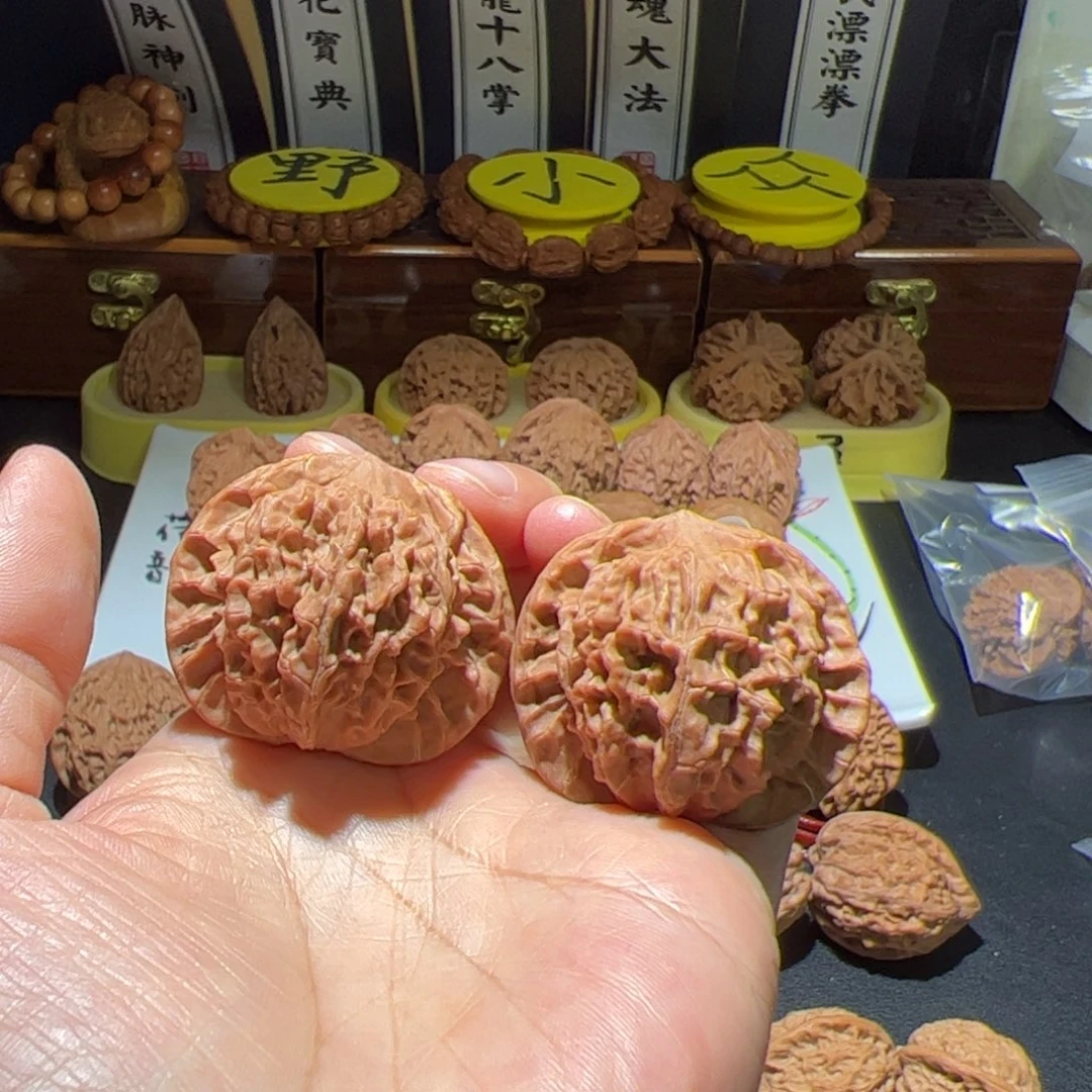 南***丝文玩核桃把件摘星子