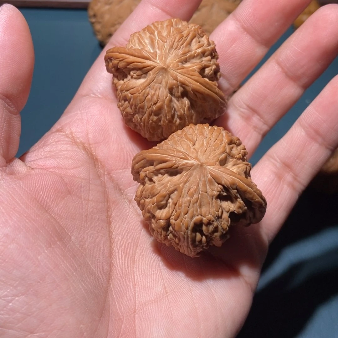 文玩核桃吊坠志**方磨盘