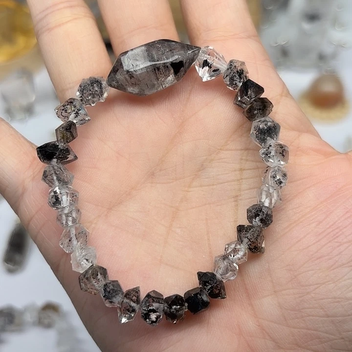 水晶手串未镶嵌闪灵钻手串