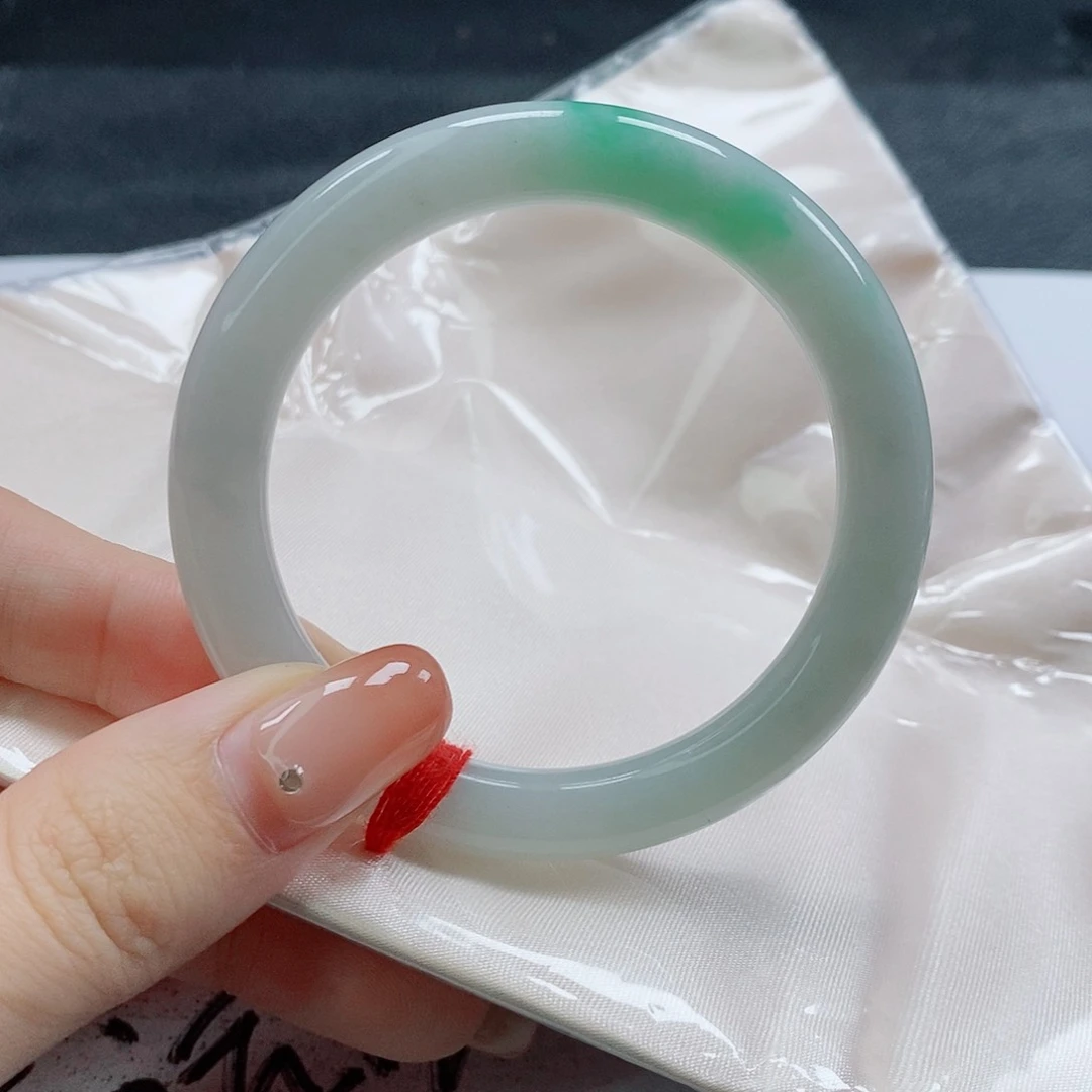 【闪购商品】未镶嵌手镯（圆镯）翡翠411号