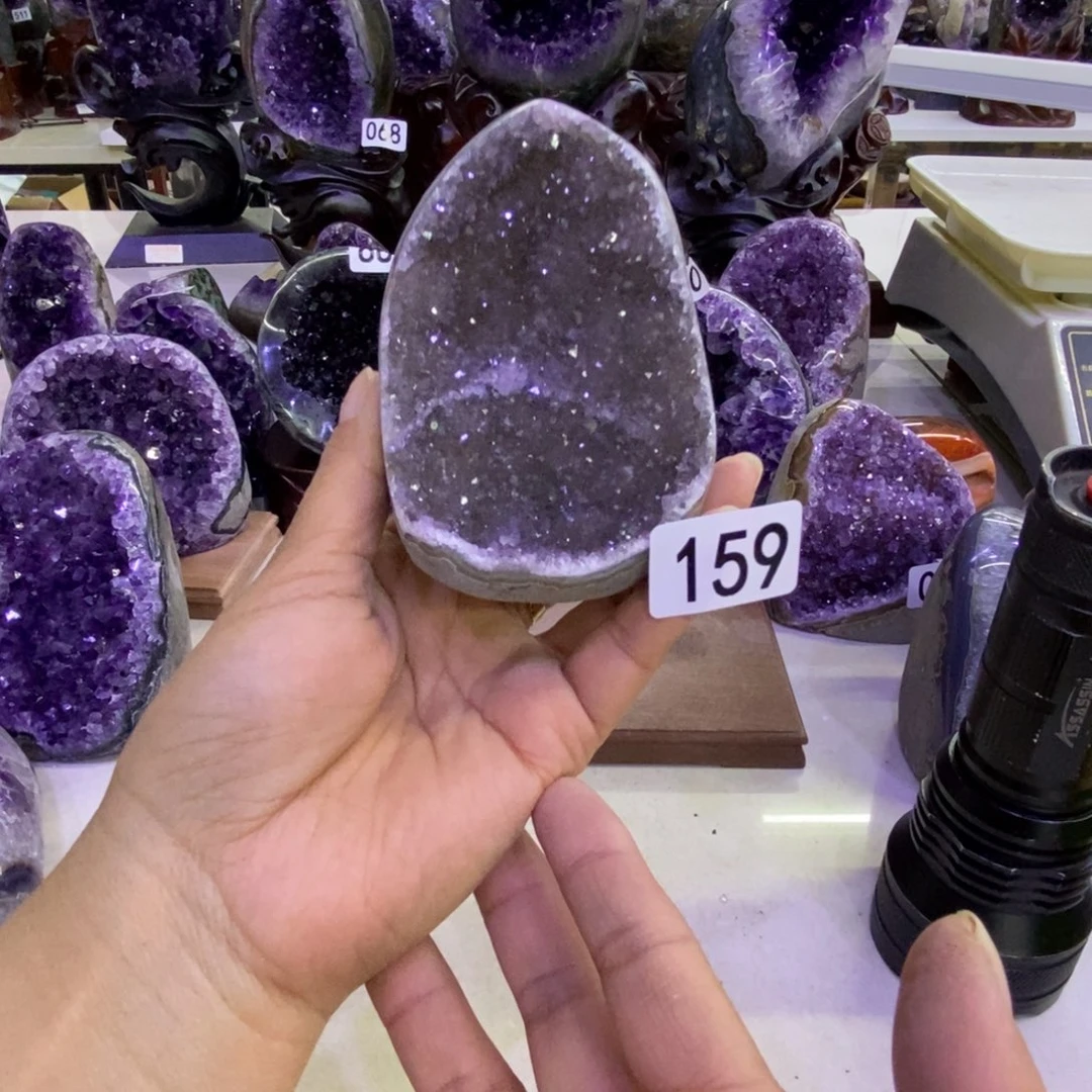 紫晶未镶嵌大型摆件（非配饰）