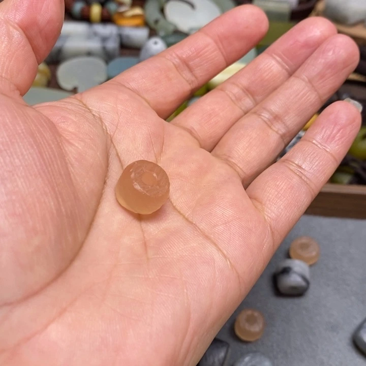 幸***草蛇纹石玉未镶嵌挂件