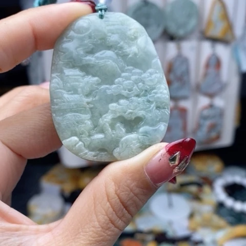 翡翠颈饰未镶嵌翡翠