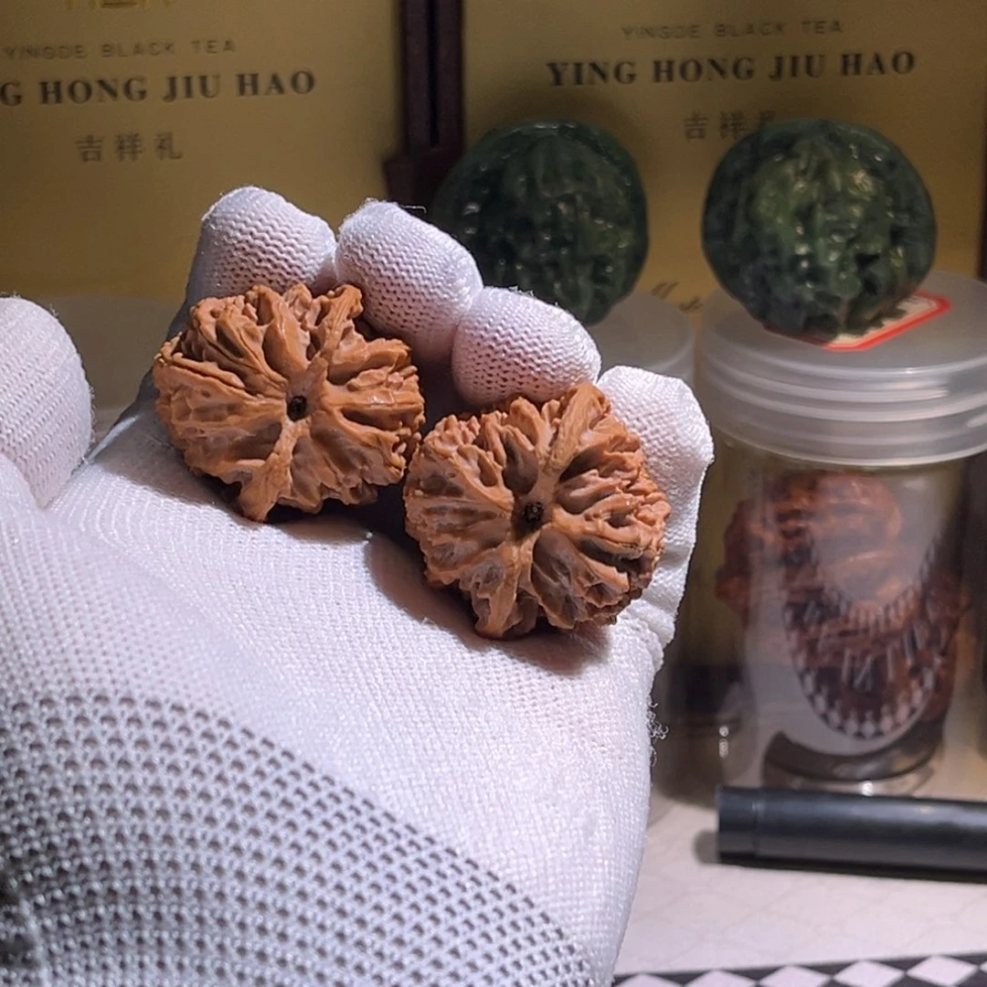 ¥***¥钱品苹果园 全品。