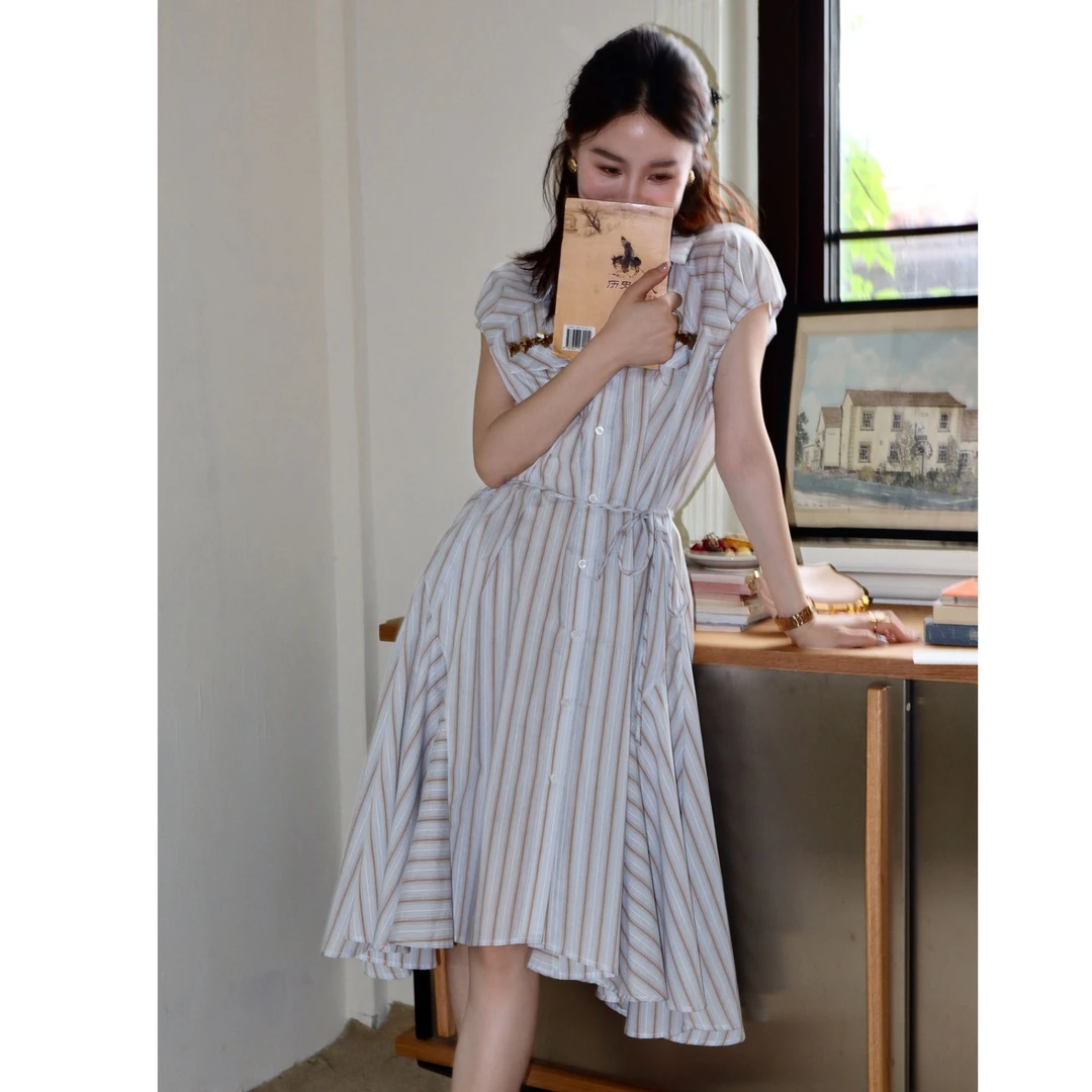 HELAAOMI “轻奢条纹”莱赛尔复古条纹翻领收腰连衣裙CY5BM72577