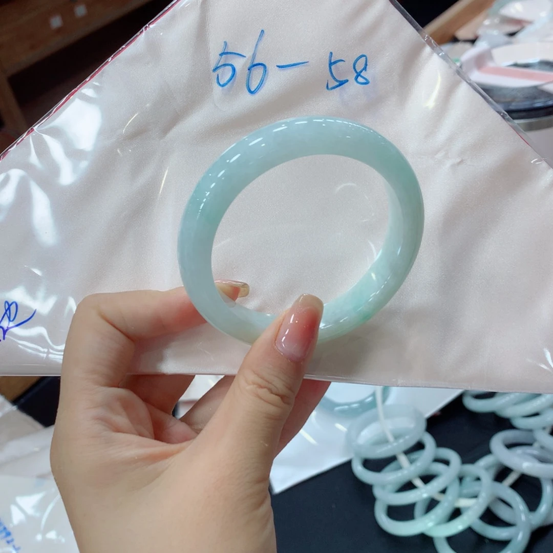 未镶嵌手镯翡翠买断