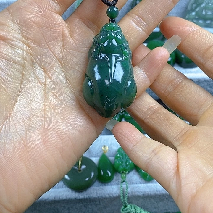 吊坠(不含链)未镶嵌和田玉（碧玉）
