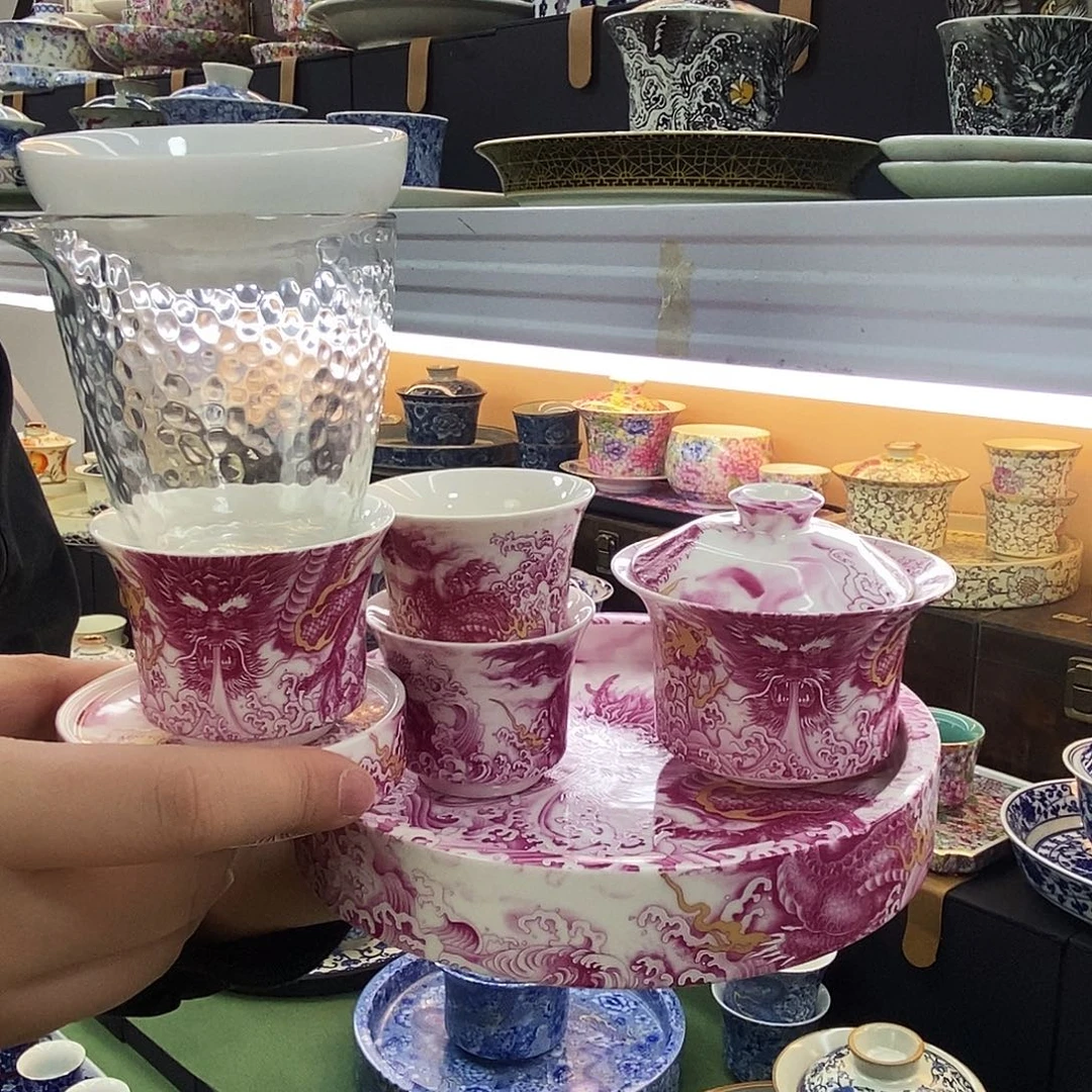 盖碗里装入少女心巧克力色