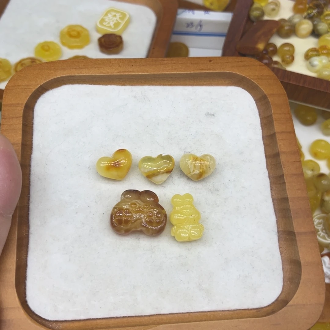 琥珀裸石未镶嵌ℹ️****琥珀