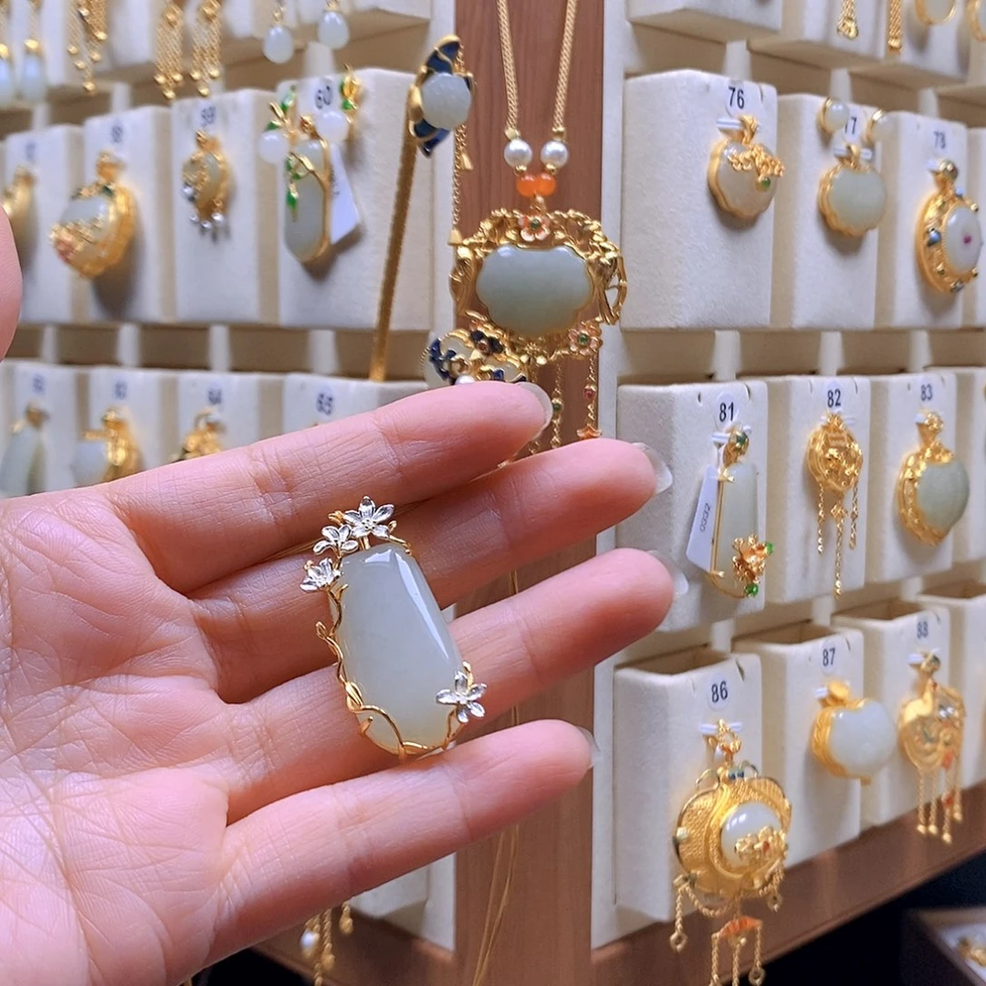 和田玉银S925镶嵌颈饰