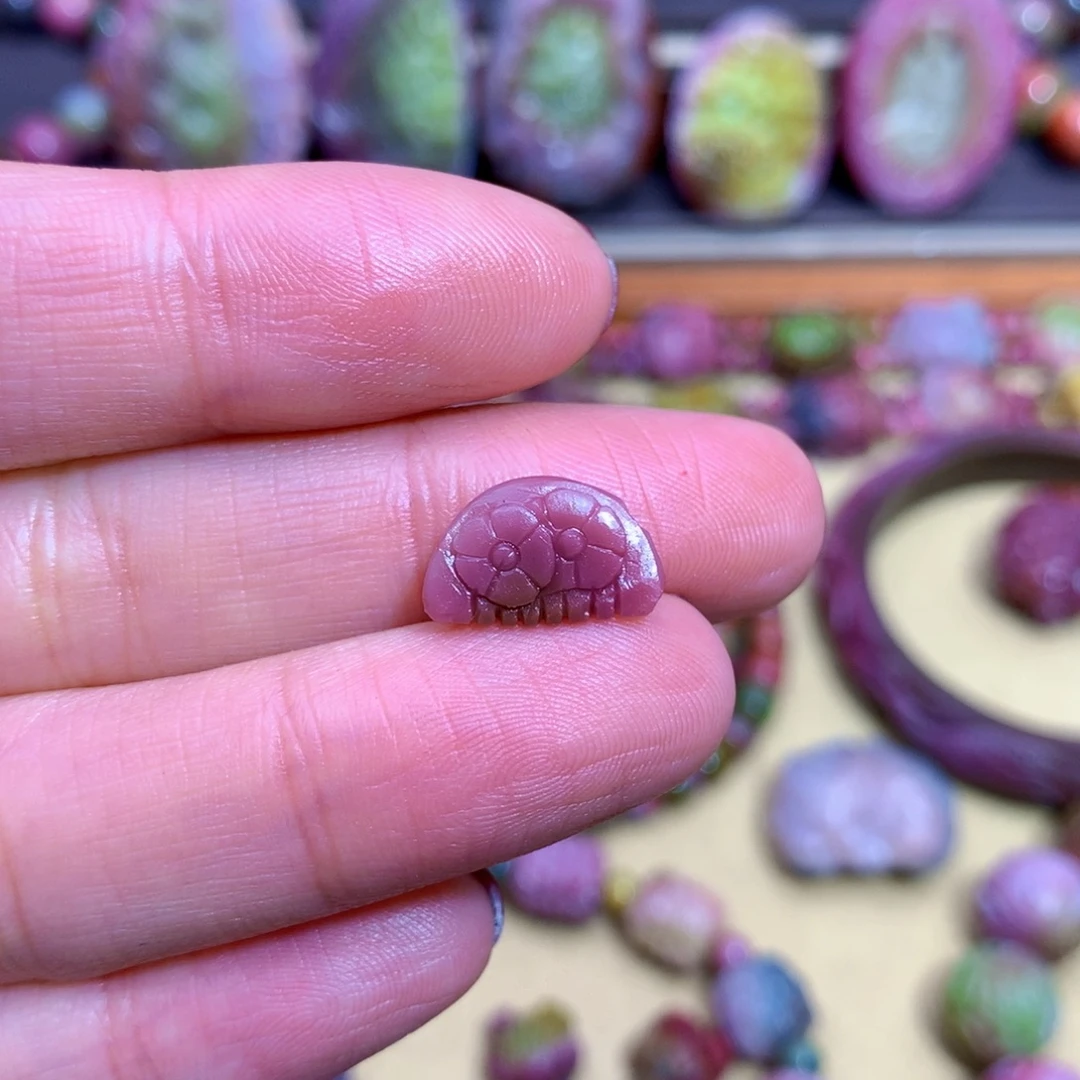 玛瑙未镶嵌挂件盐源