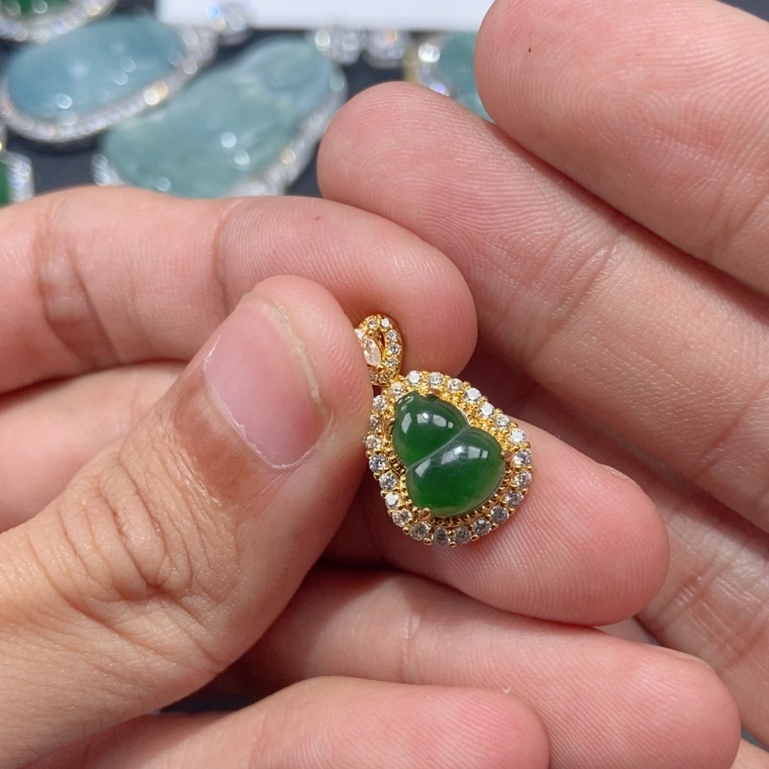 翡翠未镶嵌吊坠(不含链)