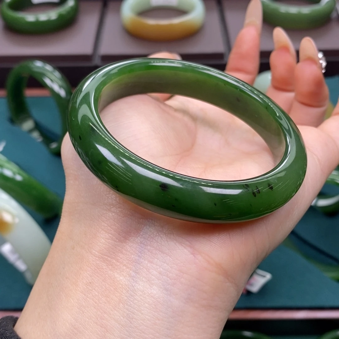 和田玉（碧玉）未镶嵌手镯