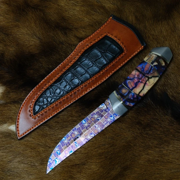 手工锻造烤蓝马赛克(人脸动物）纹直刀猛 犸柄收藏把玩刀花纹钢刀