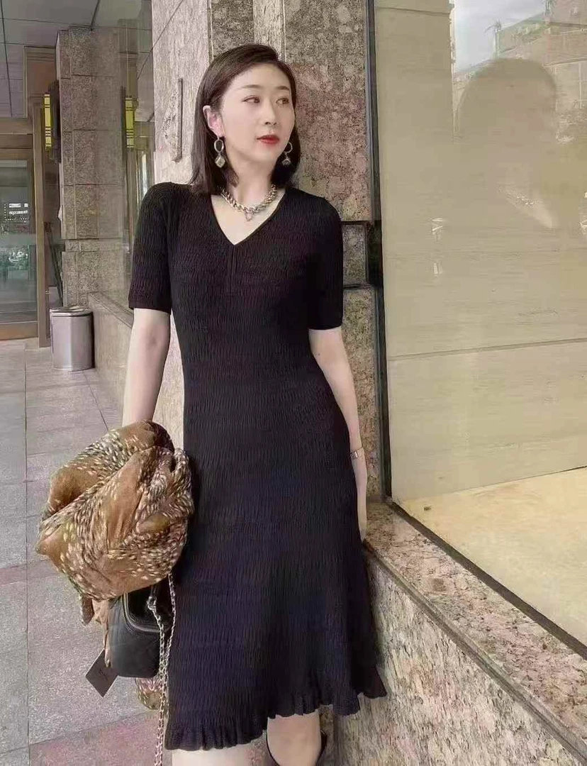 连衣裙，黑色修身针织弹力裙 5599028-811