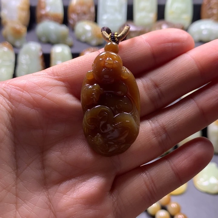 和田玉（糖玉）未镶嵌颈饰