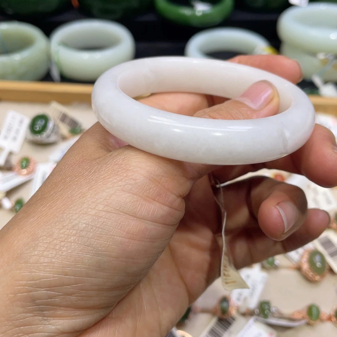 未镶嵌手镯和田玉（糖玉）