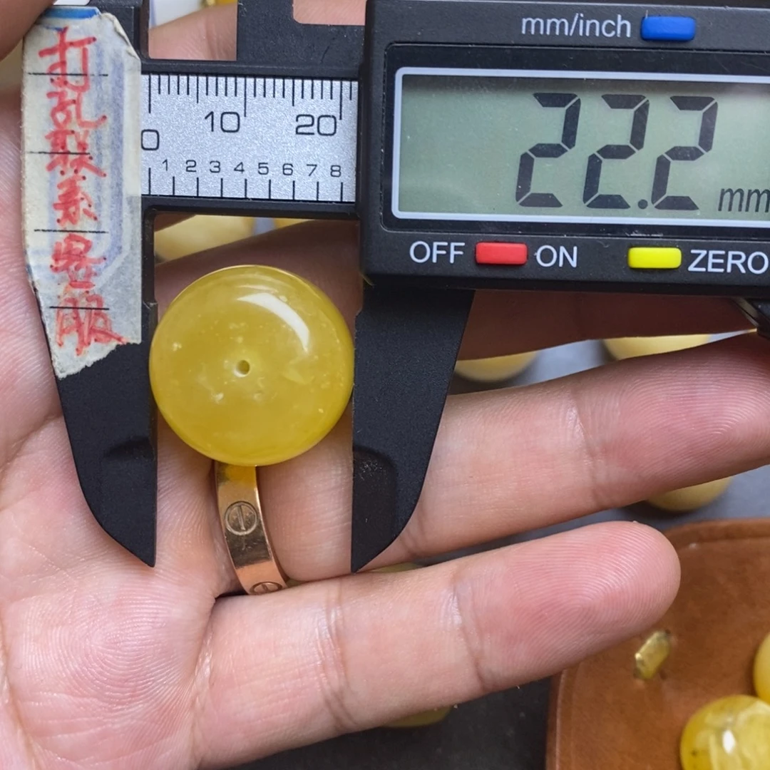 裸石蜜蜡未镶嵌22.2x18瑕疵墩子