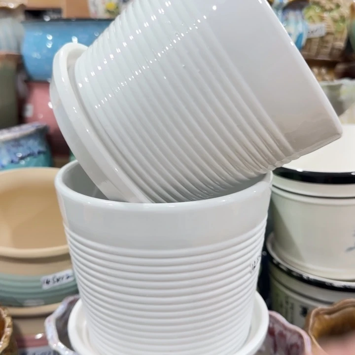 凑9块包邮，有孔，陶瓷花盆