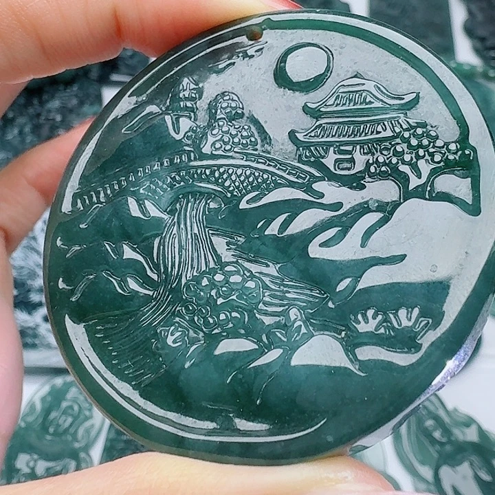 翡翠未镶嵌颈饰天然的A货翡翠多样性发其一