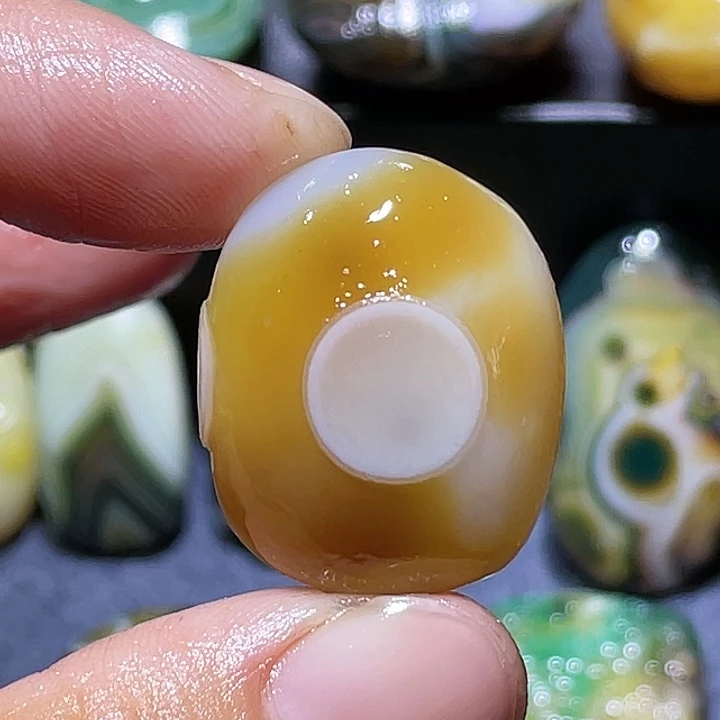 玛瑙/玉髓未镶嵌珠宝奇石