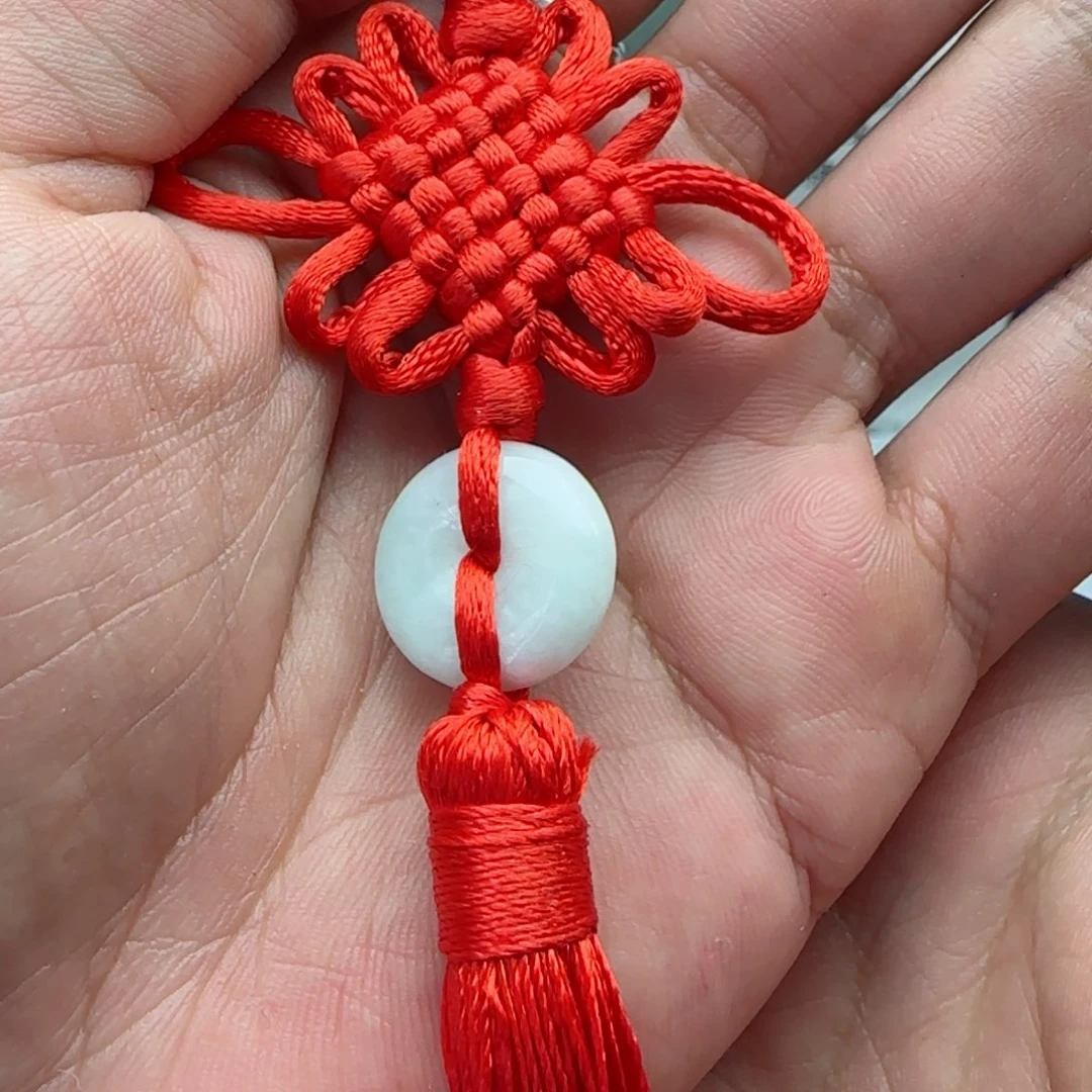 翡翠颈饰未镶嵌平安扣