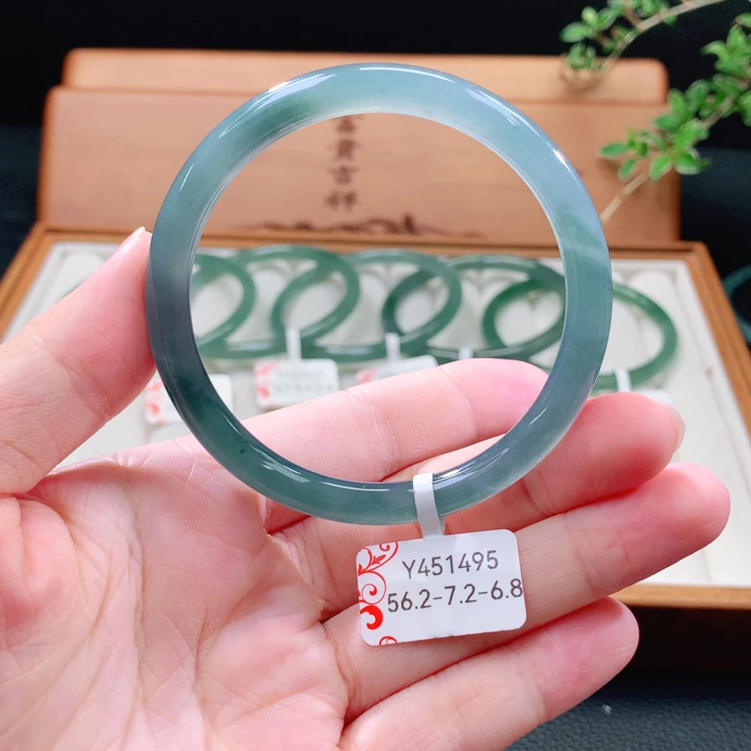 未镶嵌手镯（圆镯）翡翠