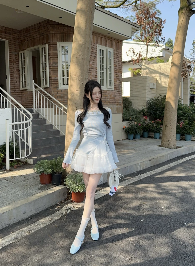 花花大掌柜【蓝岛之恋】蓝色针织上衣女2025年新款长袖设计感