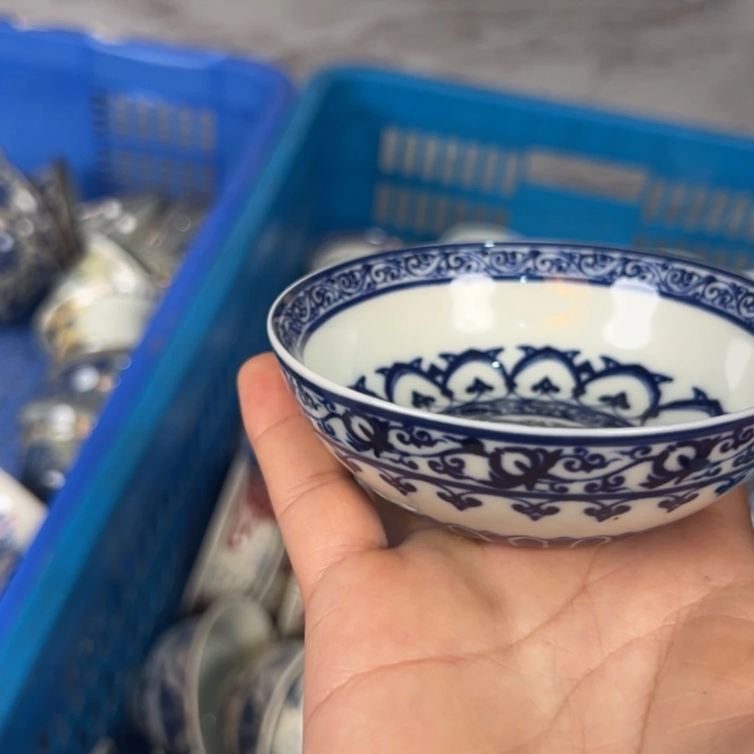 白青花宝相普洱杯全