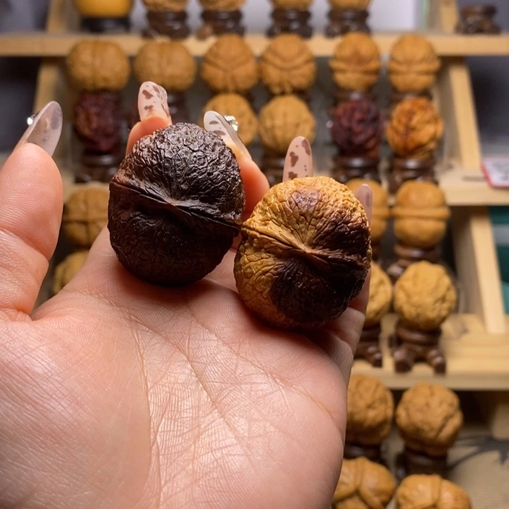 文玩核桃吊坠40七彩龙珠Y42