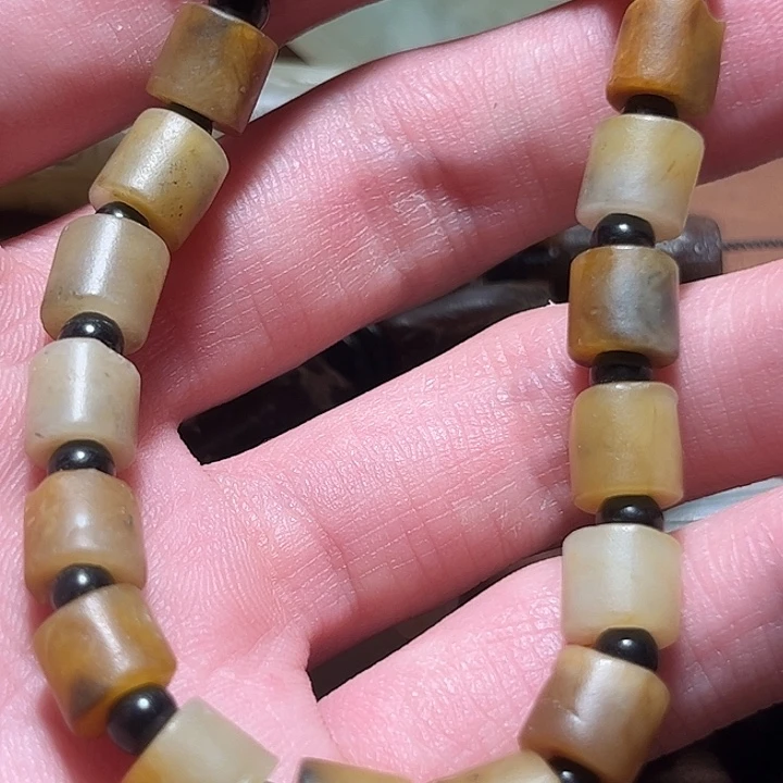 万***兴和田玉未镶嵌颈饰