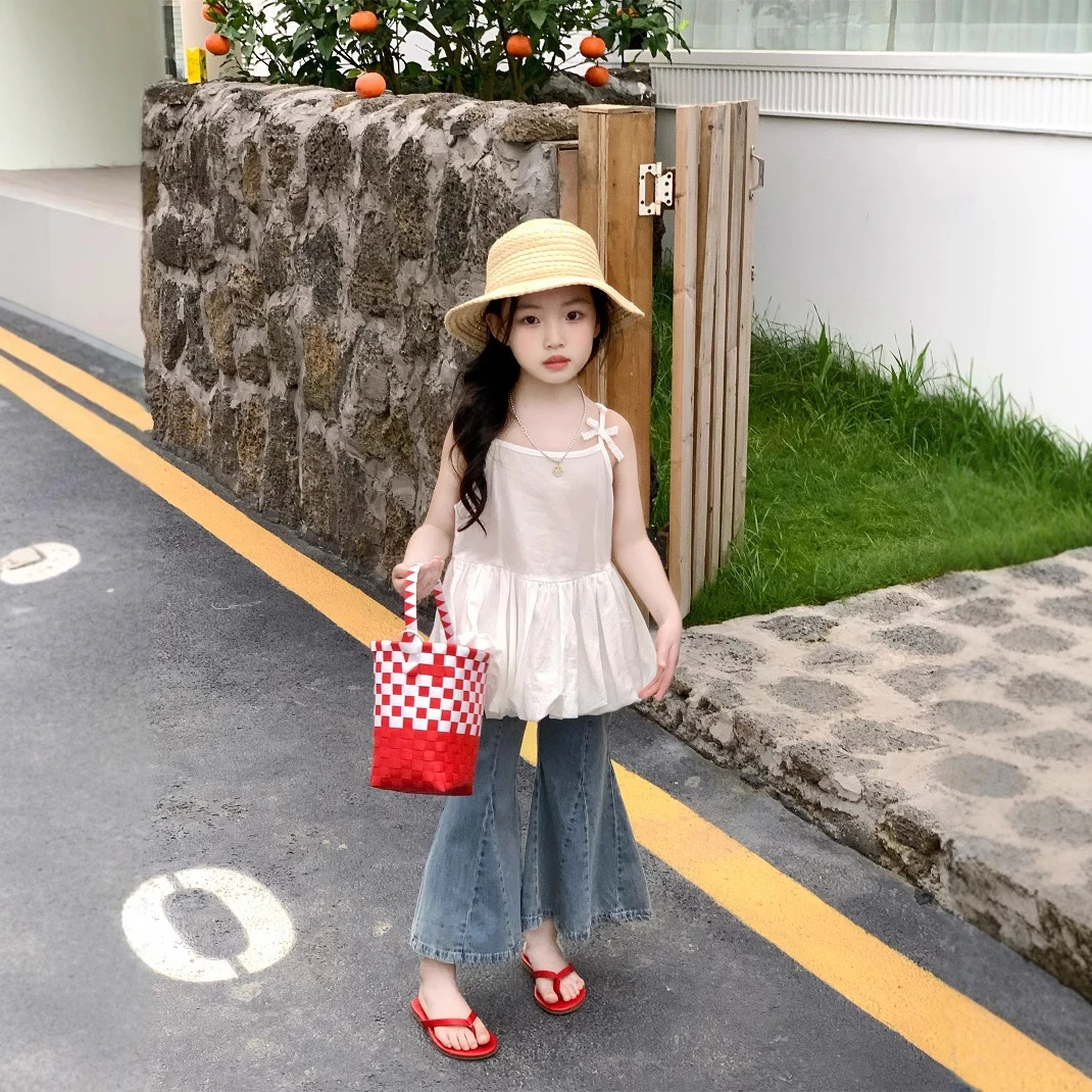 小思家2025夏季新款女童套装韩版时尚洋气蝴蝶结吊带牛仔喇叭裤