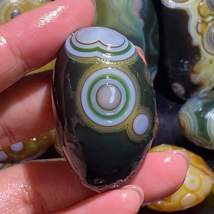 玛瑙/玉髓未镶嵌珠宝奇石17