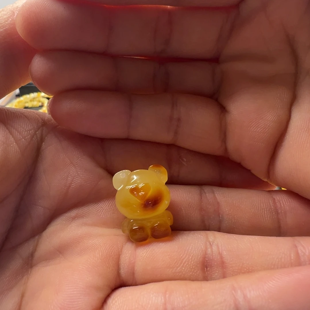 未镶嵌颈饰蜜蜡俏色小熊提溜吊坠（打孔不退换）