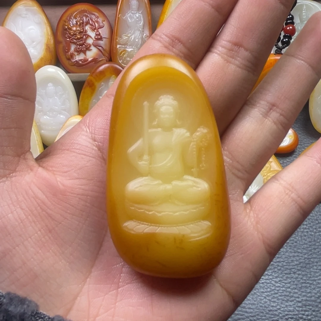 问***和田玉未镶嵌颈饰