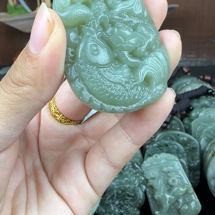 和田玉未镶嵌颈饰